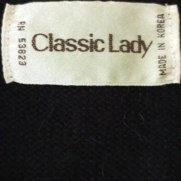 Classic Lady Large Black Sleeveless Sweater, Tassel, Pockets - Picture 5 of 7
